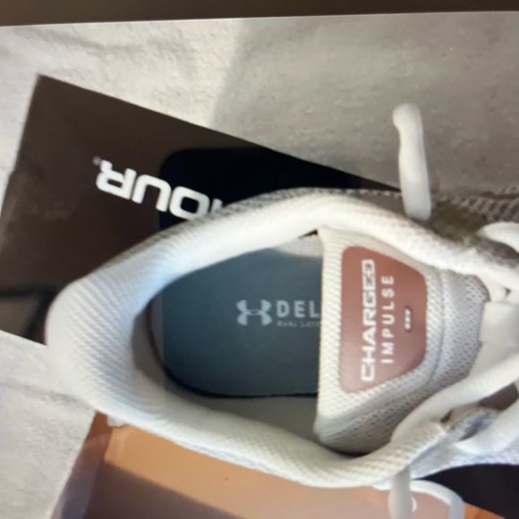 Under Armour Women's White and Gray Athletic Shoes Size 8 - Picture 5 of 7